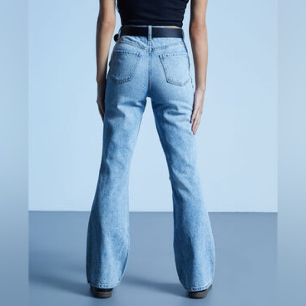 Pacsun Light Wash Flare Jeans 28